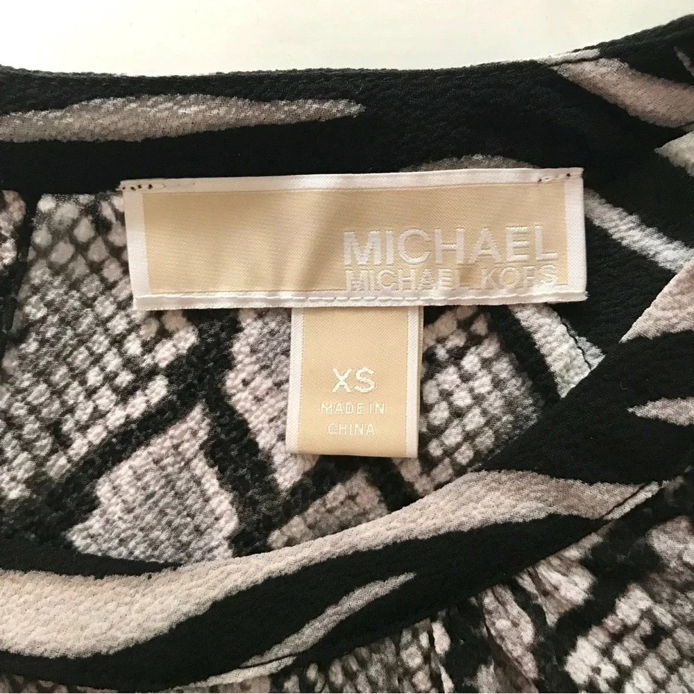 MICHAEL Michael Kors XS Snake Print Keyhole Neck Black & Gray Long Sleeve Blouse